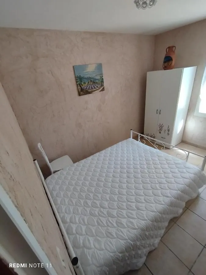 Homestay Chambre D Hotes En Provence, Au Pied Du Luberon, Les Coquelicots La Tour-d'Aigues